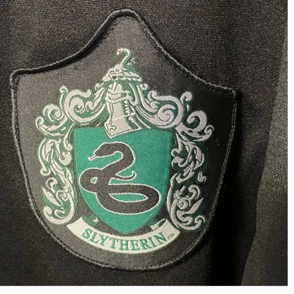 Harry Potter Slytherin Hooded Hogwarts’ Cape Adult One Size Black/Green - Picture 5 of 11